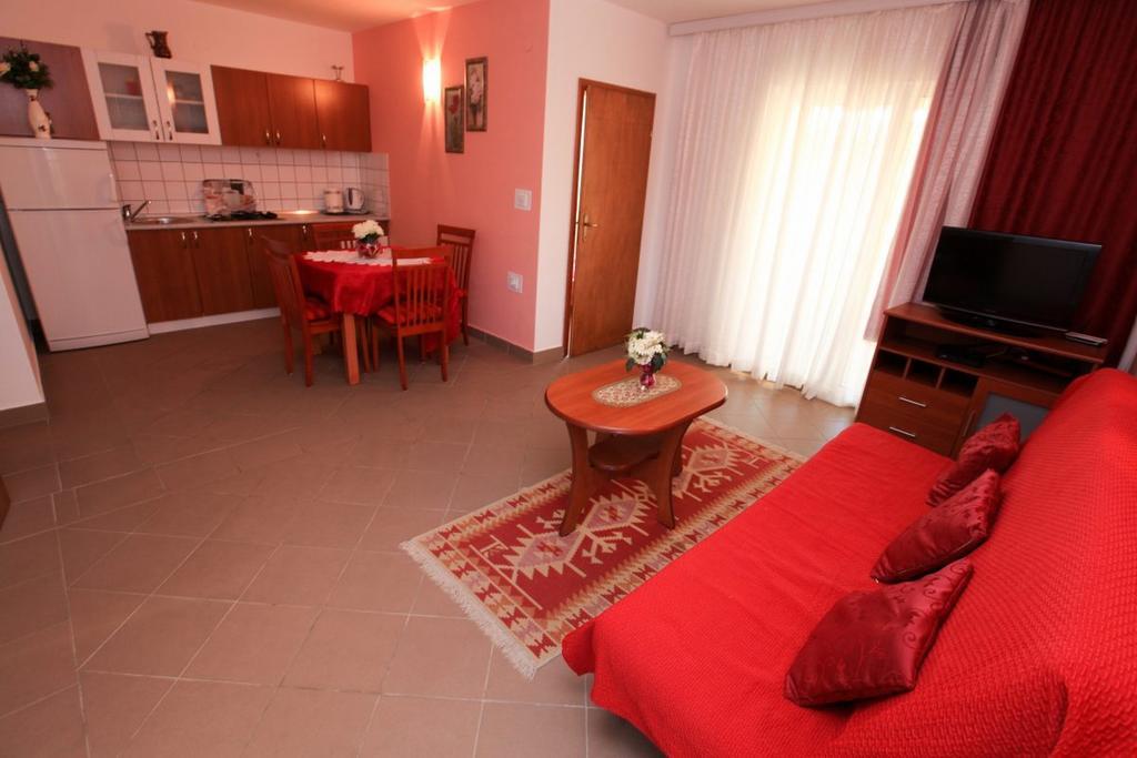 Apartments Franc Povljana Cameră foto