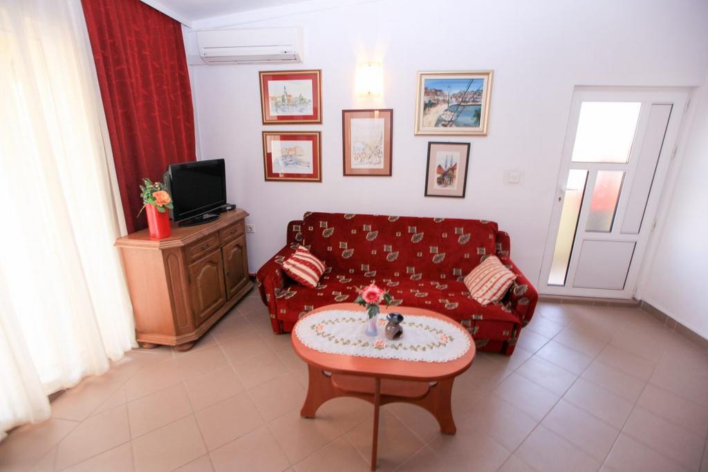 Apartments Franc Povljana Cameră foto